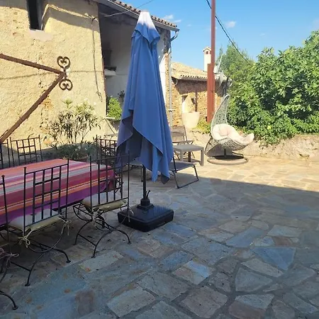 Semesterbostad Maison Authentique Avec Jacuzzi En Cevennes 7 Pers Le Vigan (Gard)