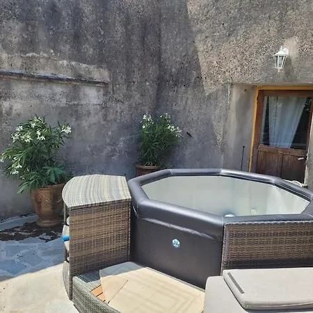 Semesterbostad Maison Authentique Avec Jacuzzi En Cevennes 7 Pers *