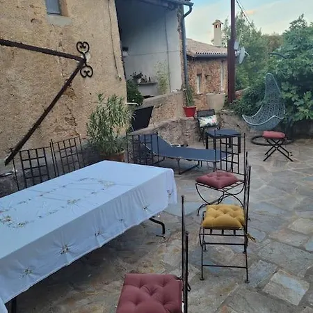 Maison Authentique Avec Jacuzzi En Cevennes 7 Pers Semesterbostad Le Vigan (Gard)