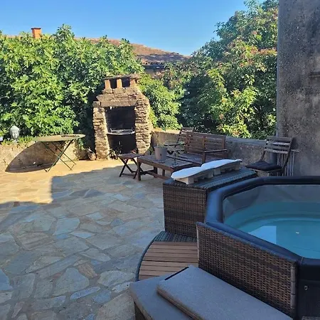 Maison Authentique Avec Jacuzzi En Cevennes 7 Pers Semesterbostad Le Vigan (Gard)